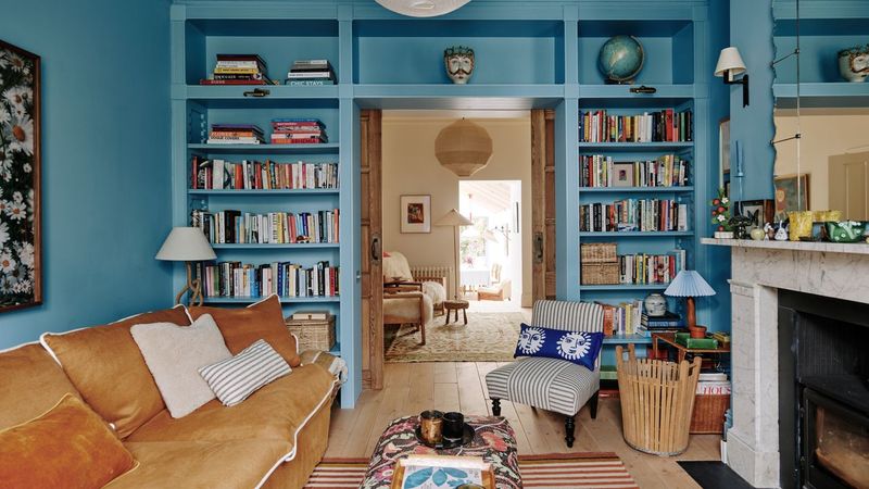 11 California Paint Colors That Date Living Rooms - Decor Hint Sponge-Painted Blue Disaster