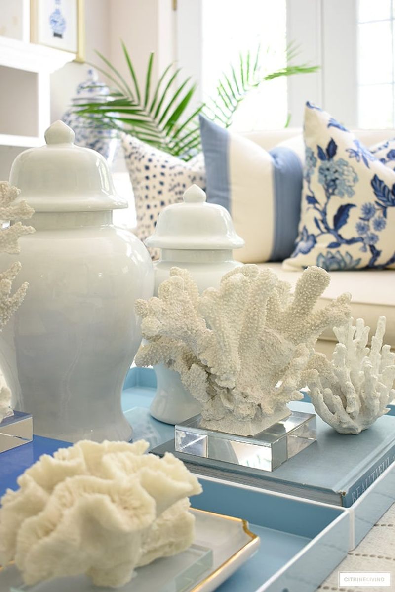 Florida Living Rooms Saying Goodbye To These Once-Popular Trends - Decor Hint Overly Themed Beach Decor
