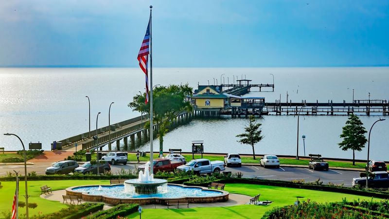 10 Alabama Beach Towns Locals Say Are Overrun Every Summer - Decor Hint Fairhope