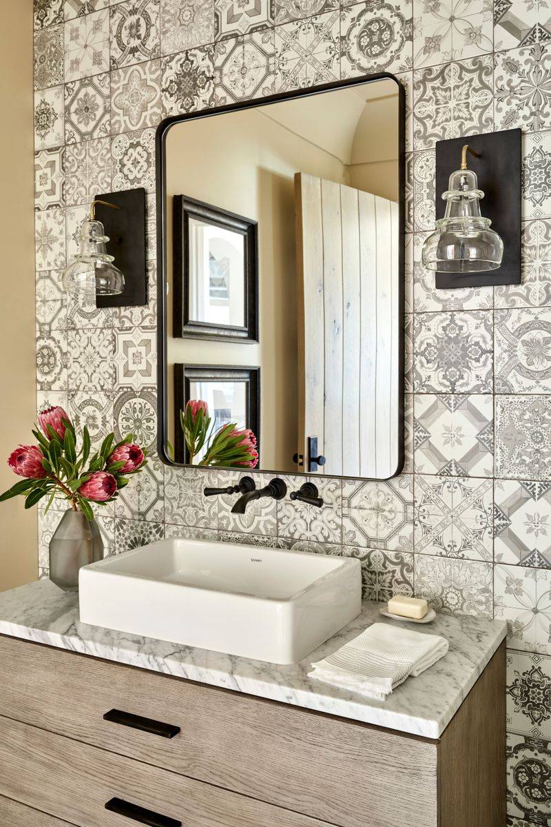 Bathroom Upgrades New Yorkers Often Overvalue, According To Remodelers - Decor Hint Accent Wall Tiles