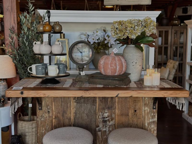 14 Coveted Antique Styles California Collectors Can't Get Enough Of - Decor Hint Rustic Farmhouse