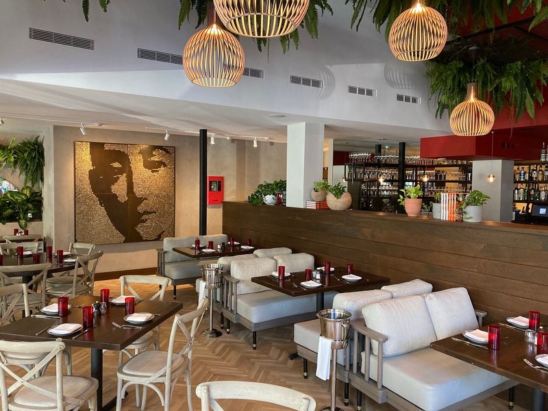 15 Restaurants That Define Florida's No 1 Food Destination According To Locals - Decor Hint Michael's Genuine Food & Drink