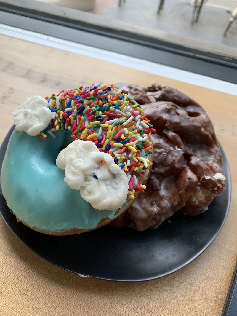 Utah's Must-Try Donut Destinations For Every Sweet Tooth - Decor Hint Guru's Donuts