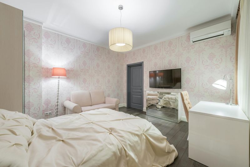 28 Secrets Of People Who Always Have A Stylish, Put-Together Home - Decor Hint Layered Lighting Sets Mood