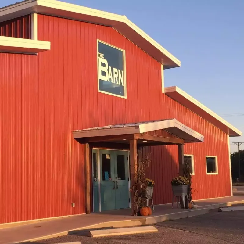 Kansas Diner Keeping Hometown Chicken-Fried Steak Traditions Alive - Decor Hint Cozy, Rustic Atmosphere