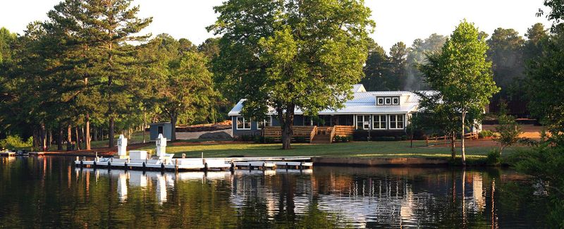 Enjoy These Georgia Restaurants Nestled By Scenic Lakes - Decor Hint The Boathouse Restaurant, Lake Oconee