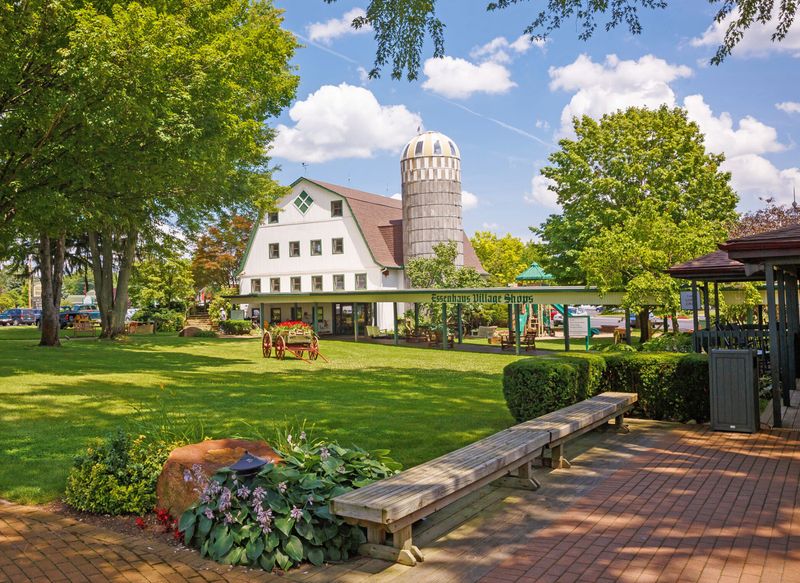 10 Old-School Indiana Buffets That Never Left The '80s - Decor Hint Das Dutchman Essenhaus - Middlebury
