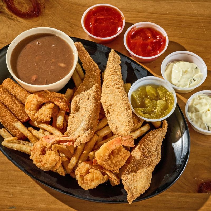 10 Texas Catfish Houses Where The Crunch Speaks For Itself - Decor Hint Catfish King – Livingston