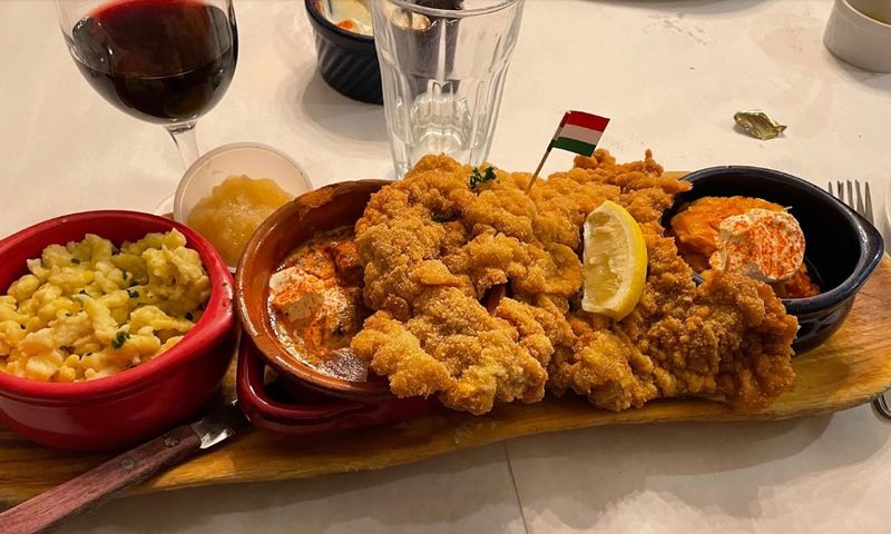 11 Ohio Restaurants Locals Swear Are Hidden Gems Worth Finding - Decor Hint Balaton – Chesterland