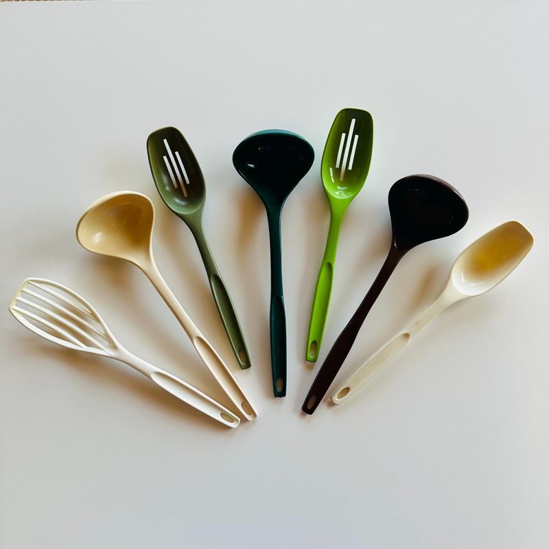 Big Moves In Arizona’s Retro Market: 14 Items Soar, 6 Dive - Decor Hint Plastic Kitchen Utensil Sets From Late 1980s/1990s