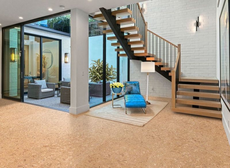 14 Flooring Looks Los Angeles Designers Are Betting You'll See Everywhere Next Year - Decor Hint Natural Cork Flooring