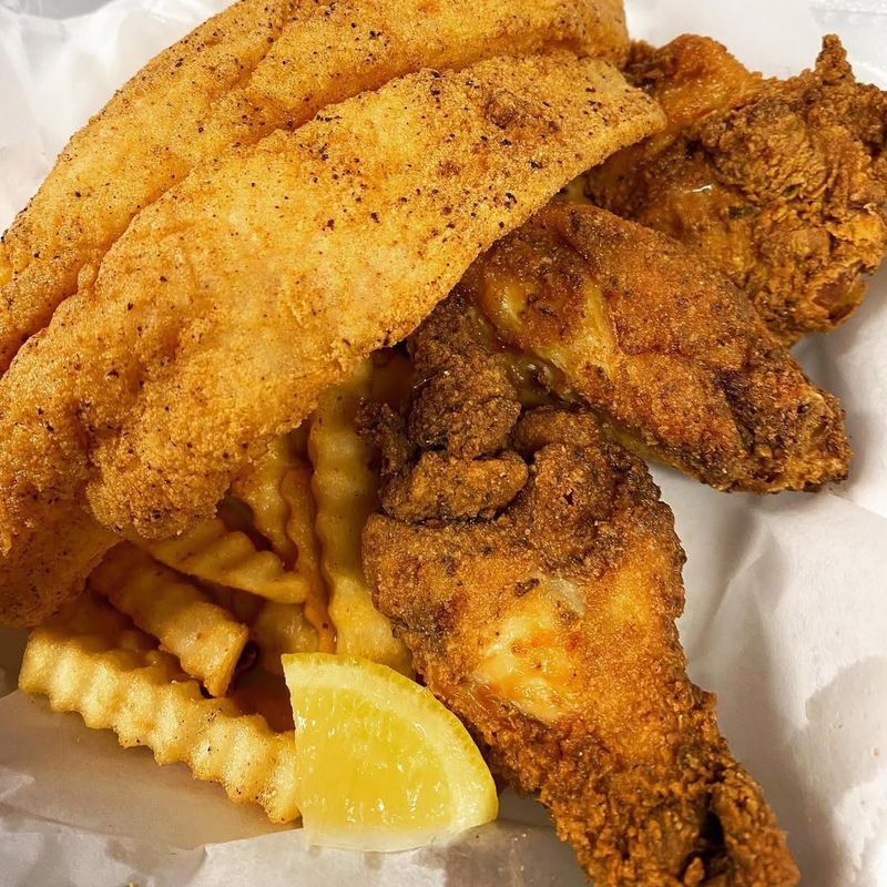 10 Arizona Spots Serving Golden, Crispy Catfish Worth The Drive - Decor Hint Whitty's Chicken & Fish - Phoenix