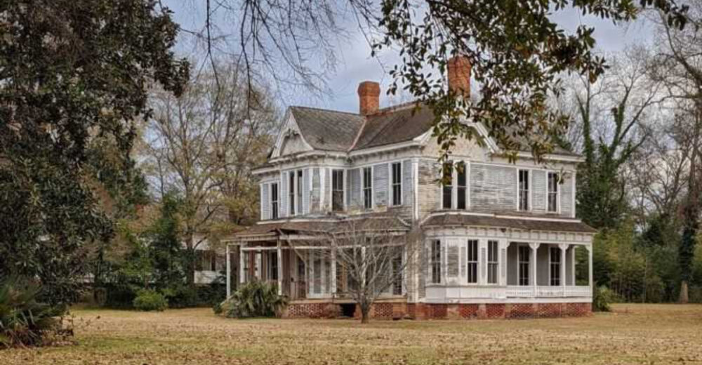 Georgia Home Designs That Could Drop In Value Faster Than You Expect - Decor Hint