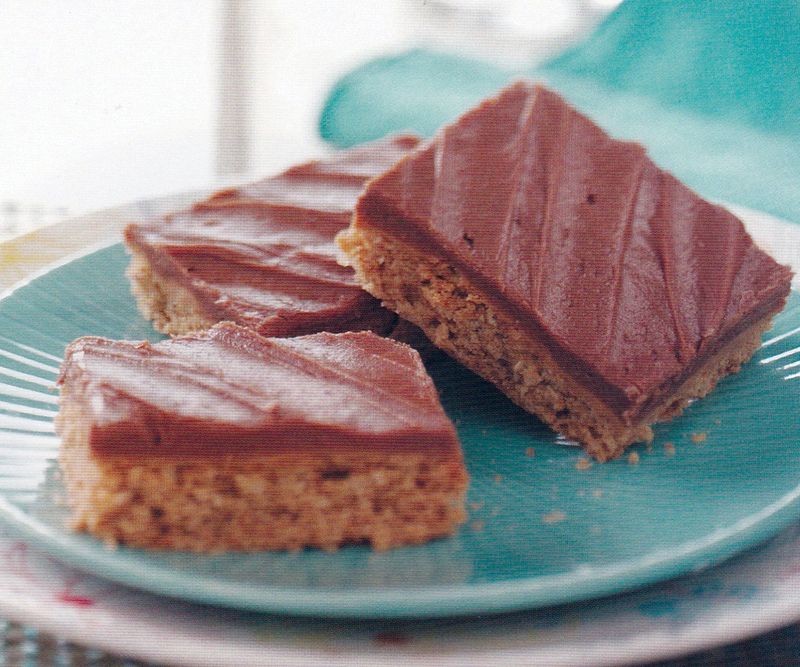 18 Timeless Ohio Country Recipes Loved By Generations - Decor Hint Amish Peanut Butter Bars