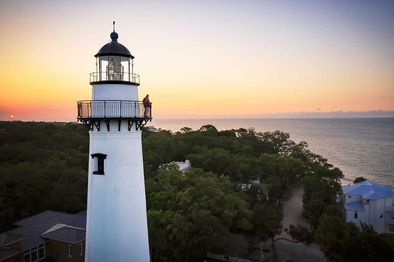 This Beloved Georgia Town Was Just Named The State's Best Winter Getaway - Decor Hint Tips For Planning A Winter Visit