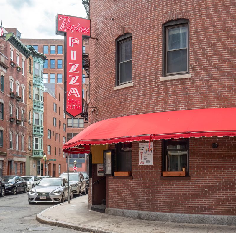 Boston Restaurants Everyone Should Try At Least Once - Decor Hint Regina Pizzeria