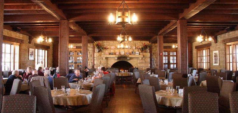 20 Illinois Small-Town Dining Destinations That Delight Every Time - Decor Hint Pere Marquette Lodge Restaurant, Grafton