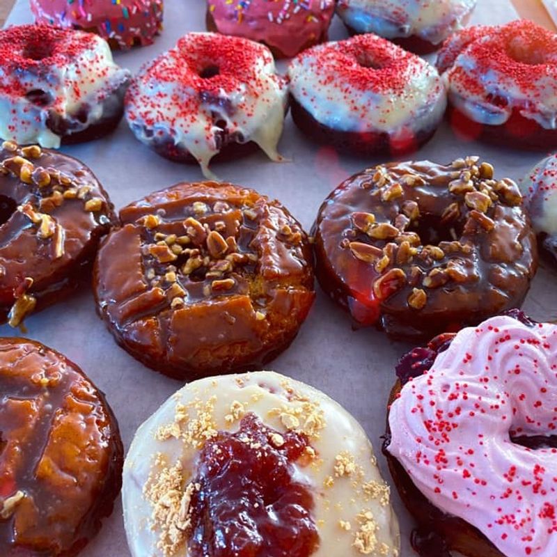 12 Nevada Cider-Donut Shops Bringing Autumn Vibes To The Desert - Decor Hint Wicked Donuts