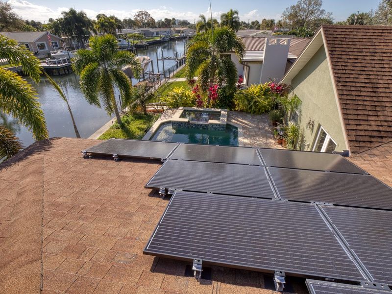 12 Florida Properties Set To Appreciate By 2026 (And 5 Outpacing The Rest) - Decor Hint Energy-Efficient Homes With Solar Panels