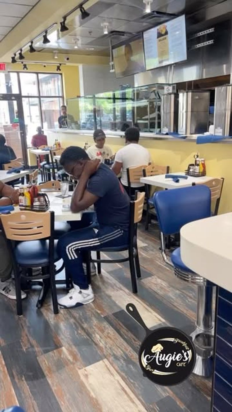 Good Food And Even Better Energy: Atlanta's Augie's Breakfast Bar Reviewed - Decor Hint Lively Atmosphere