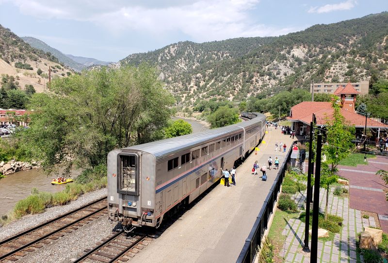 Top U.S. Trains For Stargazing Trips Across California, Utah, And More - Decor Hint California Zephyr, California / Colorado / Illinois