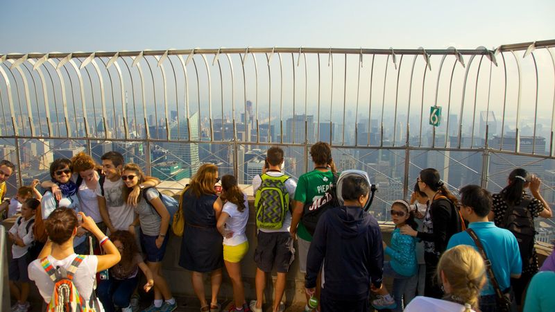 14 New York Tourist Traps Even Smart Travelers Fall For Again And Again - Decor Hint Empire State Building Observatory at Midday