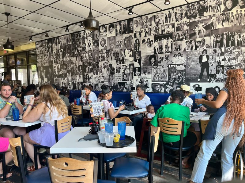 Good Food And Even Better Energy: Atlanta's Augie's Breakfast Bar Reviewed - Decor Hint Perfect For Groups