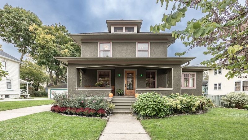 12 Classic Ohio House Styles Making A Comeback - Decor Hint American Foursquare