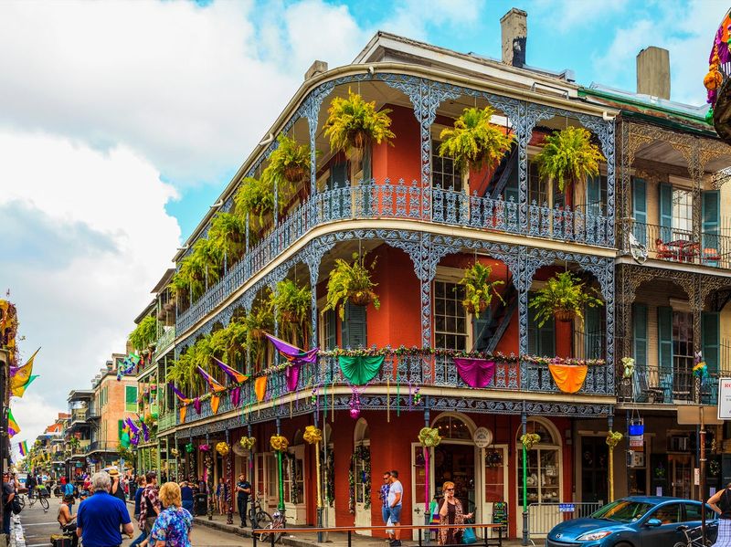 13 American Neighborhoods Where Culture Food And Community Come Alive - Decor Hint French Quarter, New Orleans