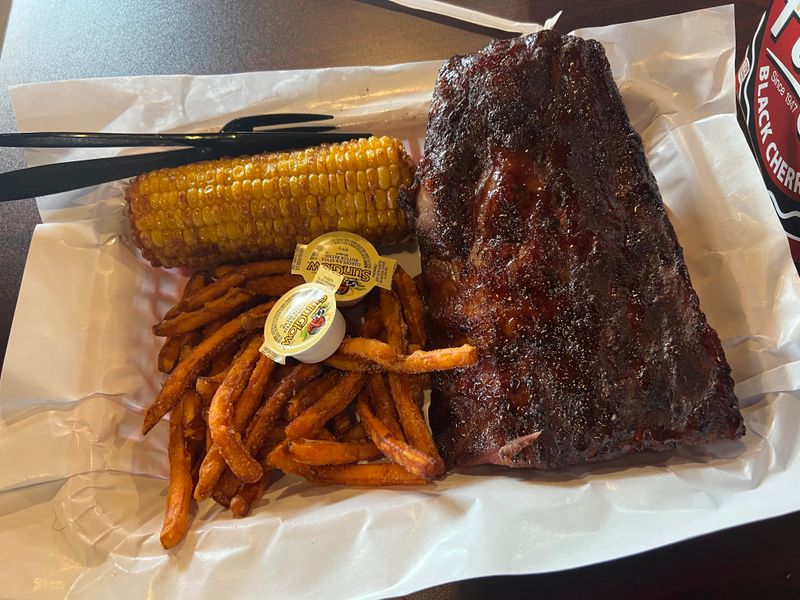 10 Missouri Dining Spots Locals Swear Are Worth Every Penny - Decor Hint Pappy's Smokehouse in St. Louis
