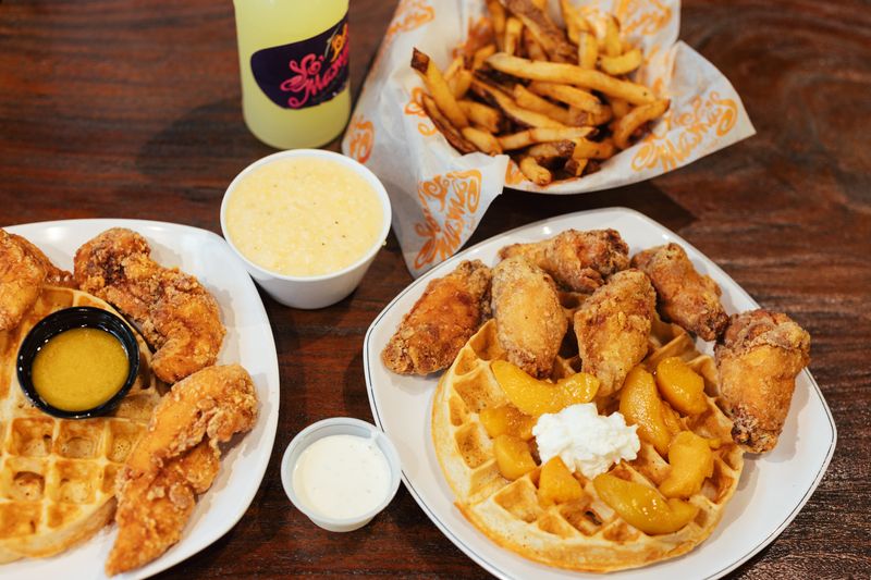 10 Cozy Alabama Restaurants Serving Fried Chicken The Southern Way - Decor Hint Yo' Mama's – Birmingham