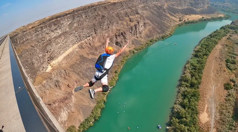 Perrine Bridge BASE Jumping