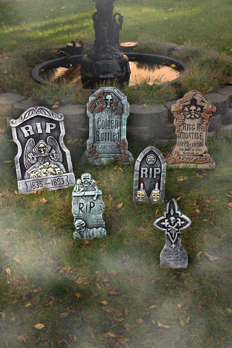 Halloween Decorations California Designers Say You Should Avoid - Decor Hint Cheap Plastic Tombstones