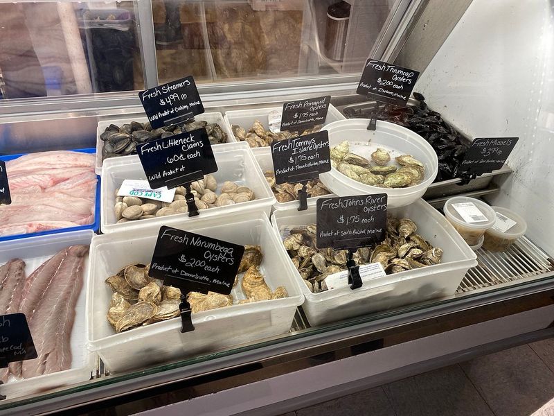 Maine Grocery Stores Known For Fresh Seafood And Local Catch - Decor Hint Jess's Market
