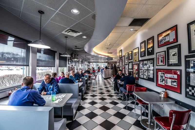 13 Ohio Diners That Make Comfort Food Taste Like Sunday Again - Decor Hint Camp Washington Chili
