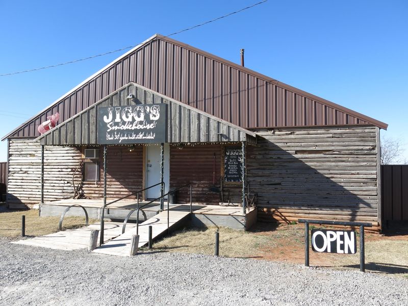 12 Classic Oklahoma Eateries Serving Big Flavor On A Budget - Decor Hint Jigg's Smokehouse
