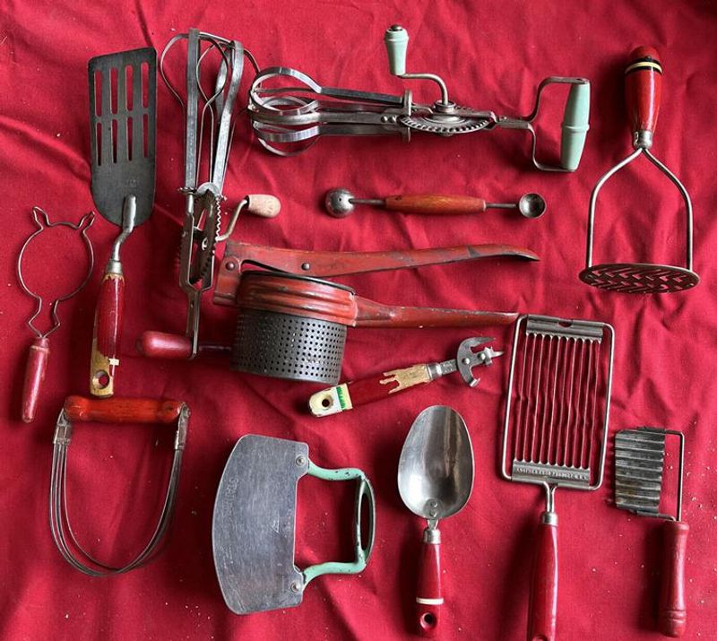 The 14 Hottest Arizona Collectibles And Why Collectors Are Paying More - Decor Hint Vintage Kitchen Utensils