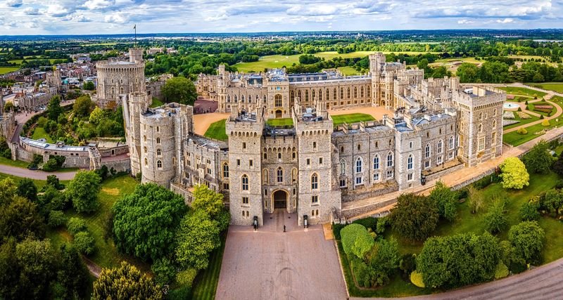 What The Royal Family's Property Moves Across California And UK Reveal About Modern Monarchy - Decor Hint Comparing Royal Properties Across Generations