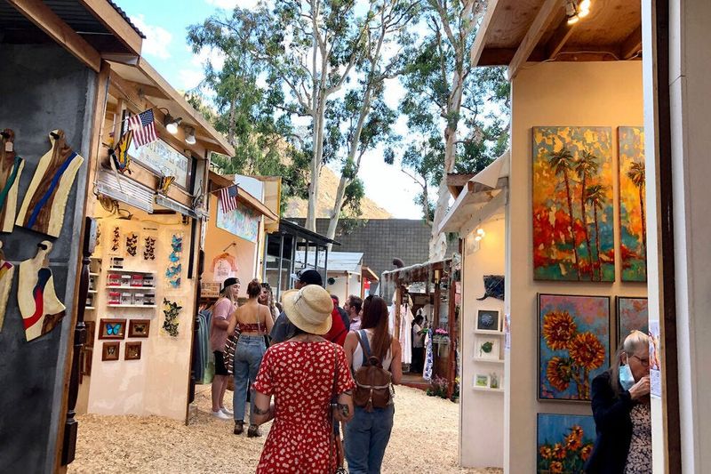 11 California Craft Fairs That Celebrate Local Artists And One Of A Kind Finds - Decor Hint Sawdust Art Festival Laguna Beach