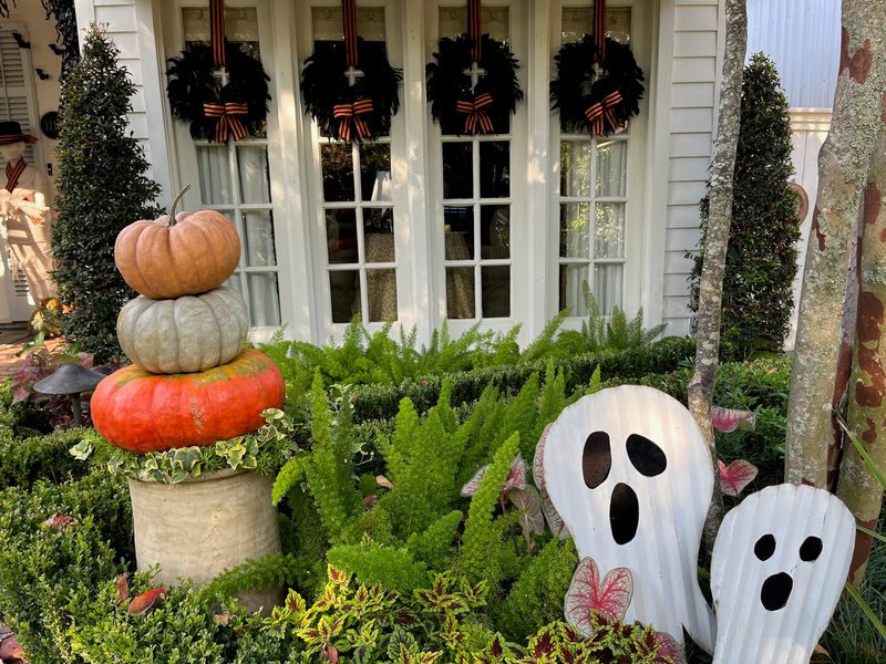 Massachusetts Celebrates With 19 Magical Halloween Displays Neighbors Love - Decor Hint Pumpkin Tower Display