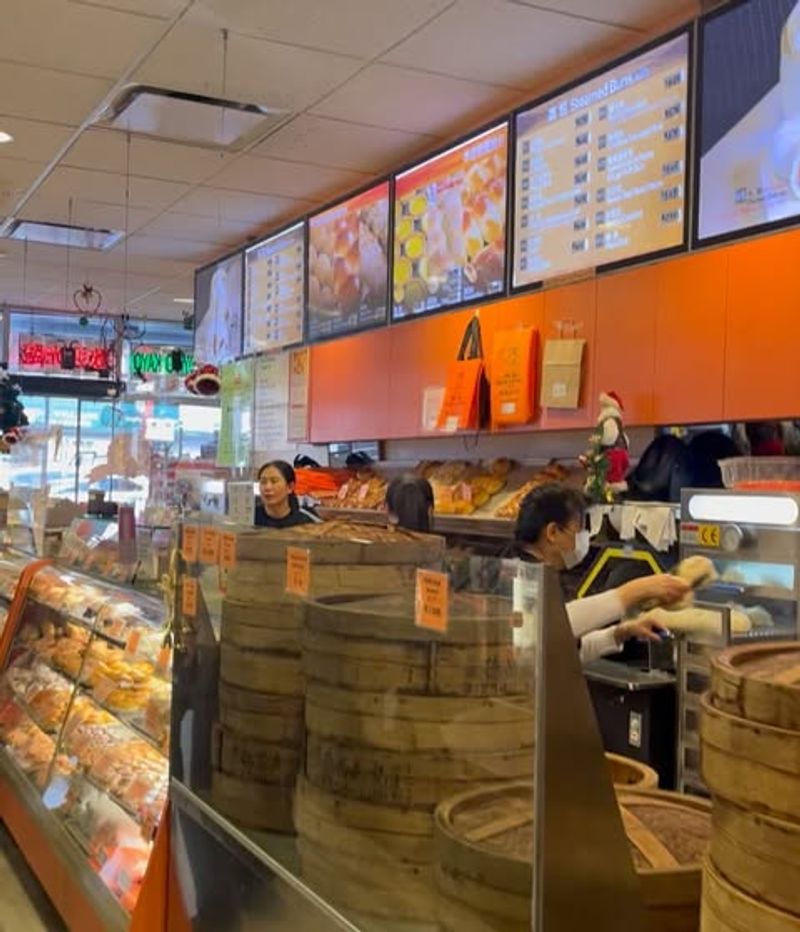 New Town Bakery, Chinatown