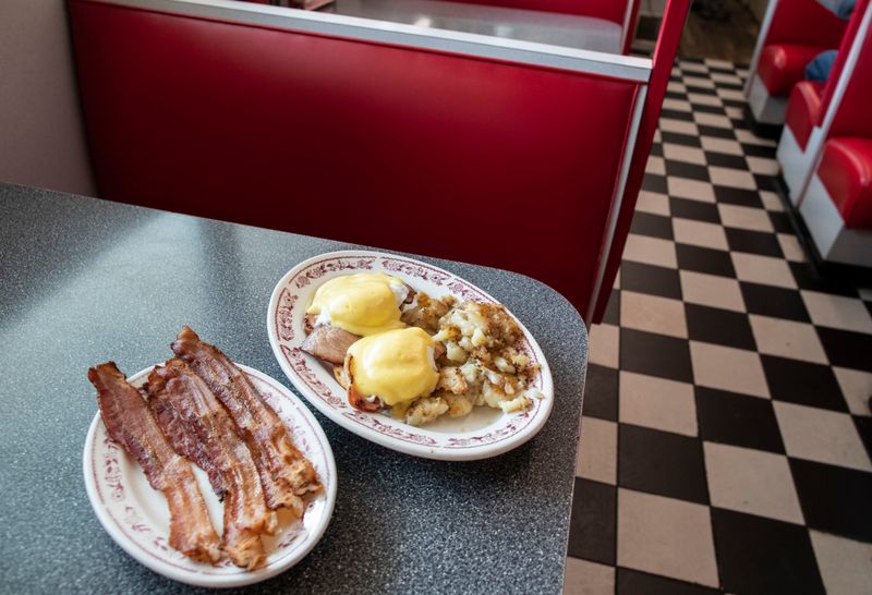 Pennsylvania Eateries Locals Simply Don't Like To Share - Decor Hint Kuppy's Diner, Middletown
