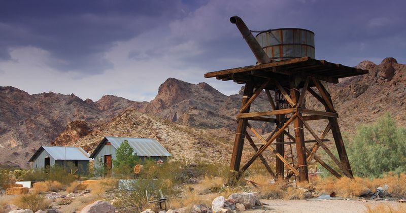 These Abandoned Arizona Towns Are Eerily Beautiful - Decor Hint Weaver (Yavapai County)