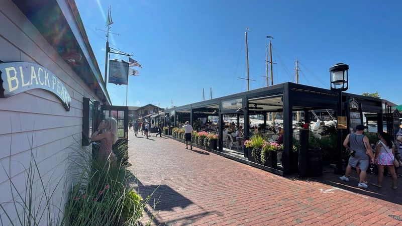 These Rhode Island Seafood Restaurants Are Always A Hit - Decor Hint The Black Pearl, Newport