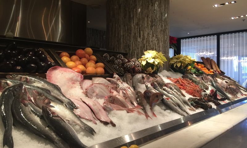 Best Food Spots To Try In Las Vegas, Nevada - Decor Hint Estiatorio Milos at The Cosmopolitan