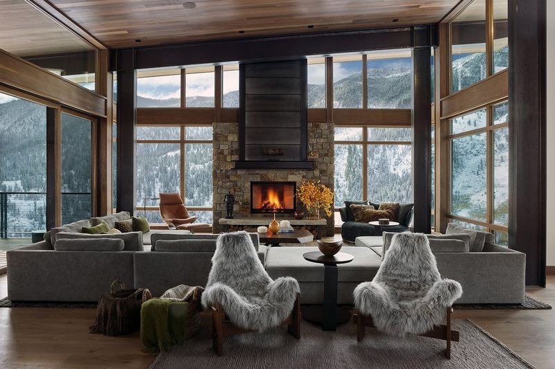 The Worn Leather Armchairs In Montana Homes That Locals Swear Never Go Out Of Style - Decor Hint Minimalist Montana Modern With Clean-Lined Leather Pieces