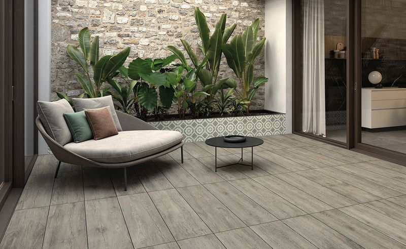 14 Flooring Looks Los Angeles Designers Are Betting You'll See Everywhere Next Year - Decor Hint Textured Porcelain Tiles