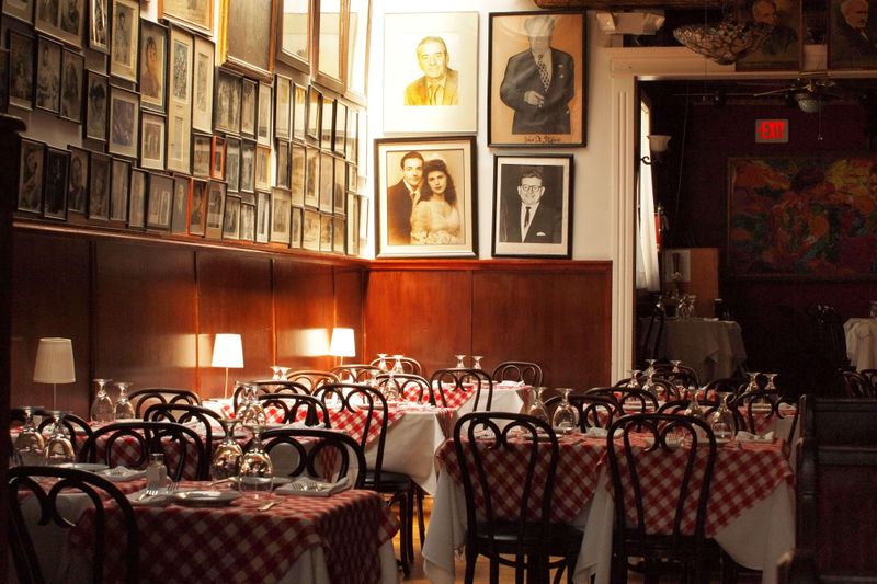 Victor Cafe