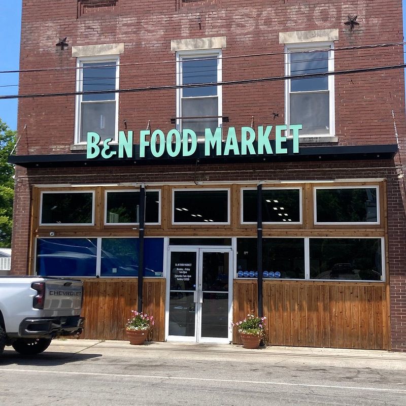 B&N Food Market, Bagdad's Breakfast Biscuit Bonanza