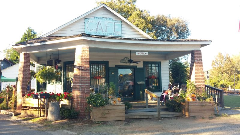 Hidden Gem Restaurants In Georgia That Belong On Your Must Try List - Decor Hint Whistle Stop Café – Juliette